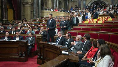 Diputados del PP, de C's y del PSC abandonan el hemiciclo antes de la votación de la Ley del Referéndum.