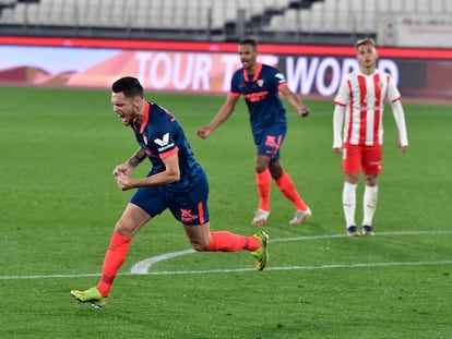 Ocampos celebra el gol que le dio el pase a semifinales al Sevilla.