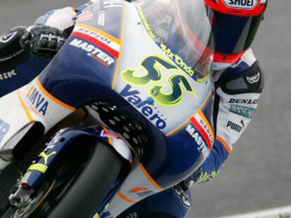H&eacute;ctor Faubel, a los mandos de una Aprilia de 125cc en 2005.