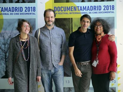 Moreira Salles, tercero por la izquierda, en Documenta Madrid. 