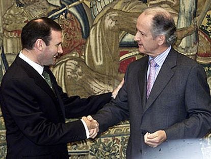 El <i>lehendakari,</i> Juan José Ibarretxe, y Juan María Atutxa, presidente del Parlamento vasco.