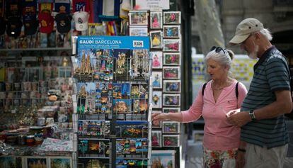 Turistas en La Rambla de Barcelona.