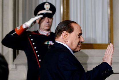 El ex primer ministro Berlusconi abandona el Quirinal este s&aacute;bado. 