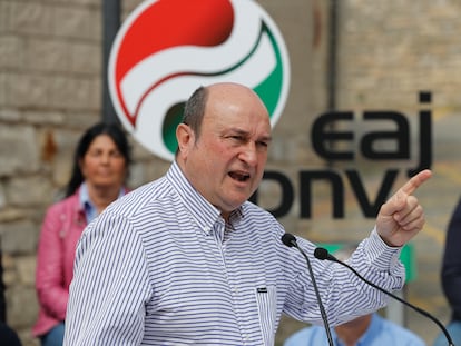 El presidente del PNV, Andoni Ortuzar, participa este sábado en un acto electoral de su partido en Iruña de Oca (Álava).