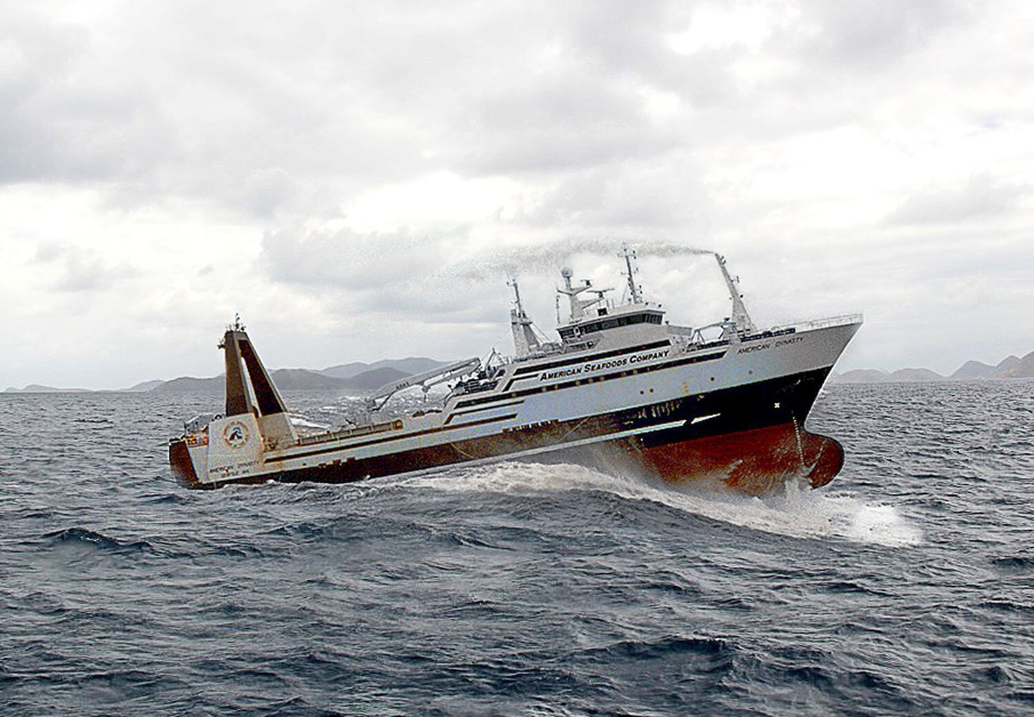 El barco pesquero 'American Dynasty', de la empresa estadounidense American Seafoods.
