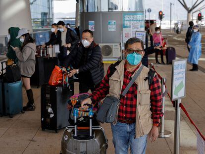 Viajeros en Hong Kong, el 23 de diciembre de 2022.