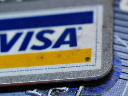 Tarjetas de Visa y Mastercard, ambas operadas en Argentina por la empresa PRISMA.