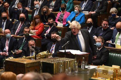 Intervención de Boris Johnson en el Parlamento británico, el 15 de diciembre de 2021. 