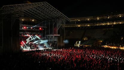 La Fúmiga presenta su disco 'Fotosíntesi' en un concierto en València ante cerca de 7.500 personas.