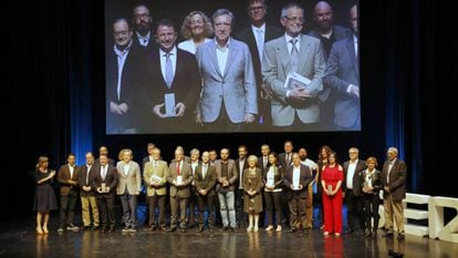 Los premiados por Radio San Sebastián en el escenario del Palacio Kursaal.