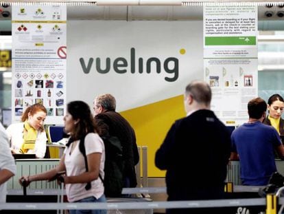 Un mostrador de Vueling en el aeropuerto de El Prat, en Barcelona, en una imagen de archivo. 