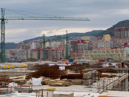 Obras de construcción de una estación de tren en Vigo, en una imagen de archivo.