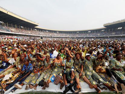 Al rededor de 65.0000 jóvenes y catequistas de la República Democrática del Congo esperaban ansiosos el inicio del acto, presidido por el Papa Francisco, que se ha celebrado este jueves 2 de febrero en en el Estadio de los Mártires, en Kinsasa.