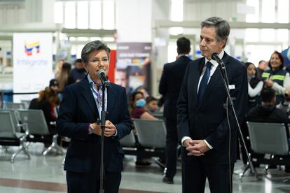 Claudia López junto al Secretario de Estado de Los Estados Unidos, Antony Blinken, en Bogotá, el 4 de octubre de 2022.