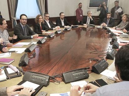 Reunió entre el PSOE, Podem i Ciutadans.