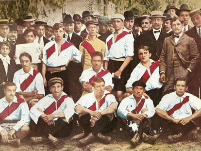 El equipo de River Plate campe&oacute;n del torneo amateur de 1908.