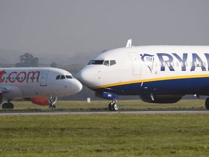Ryanair dará 12.000 euros a los pilotos que trabajen en días libres