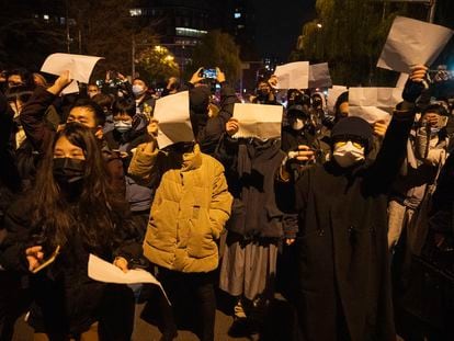 Protesta en Pekín contra la política del régimen de covid cero, el 27 de noviembre.