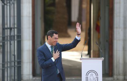 Juan Manuel Moreno jura el cargo de presidente de la Junta de Andalucía, este sábado.