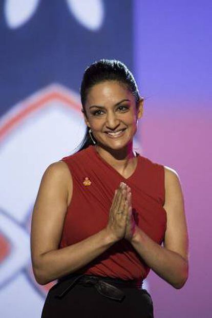 Fotografía facilitada por Rotary International de la actriz estadounidense y enviada espacial de Acnur, Archie Panjabi, durante la convención internacional del club Rotario, con el que colabora en la erradicación de la polio. La "implicación" y "pasión" que pone Angelina Jolie en sus causas solidarias inspira a la actriz Archie Panjabi, ganadora de un premio EMI por la serie "The Good Wife", en sus actividades filantrópicas y también en su oficio de actriz.