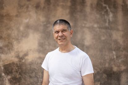 Salvador Vila, de 59 años, trabaja en la quesería desde que 2015, cuando comenzó el proyecto.