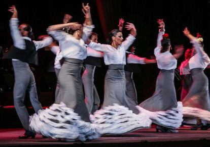 Cuerpo de baile de 'Duende', que se representará en Granada hasta el 31 de agosto.