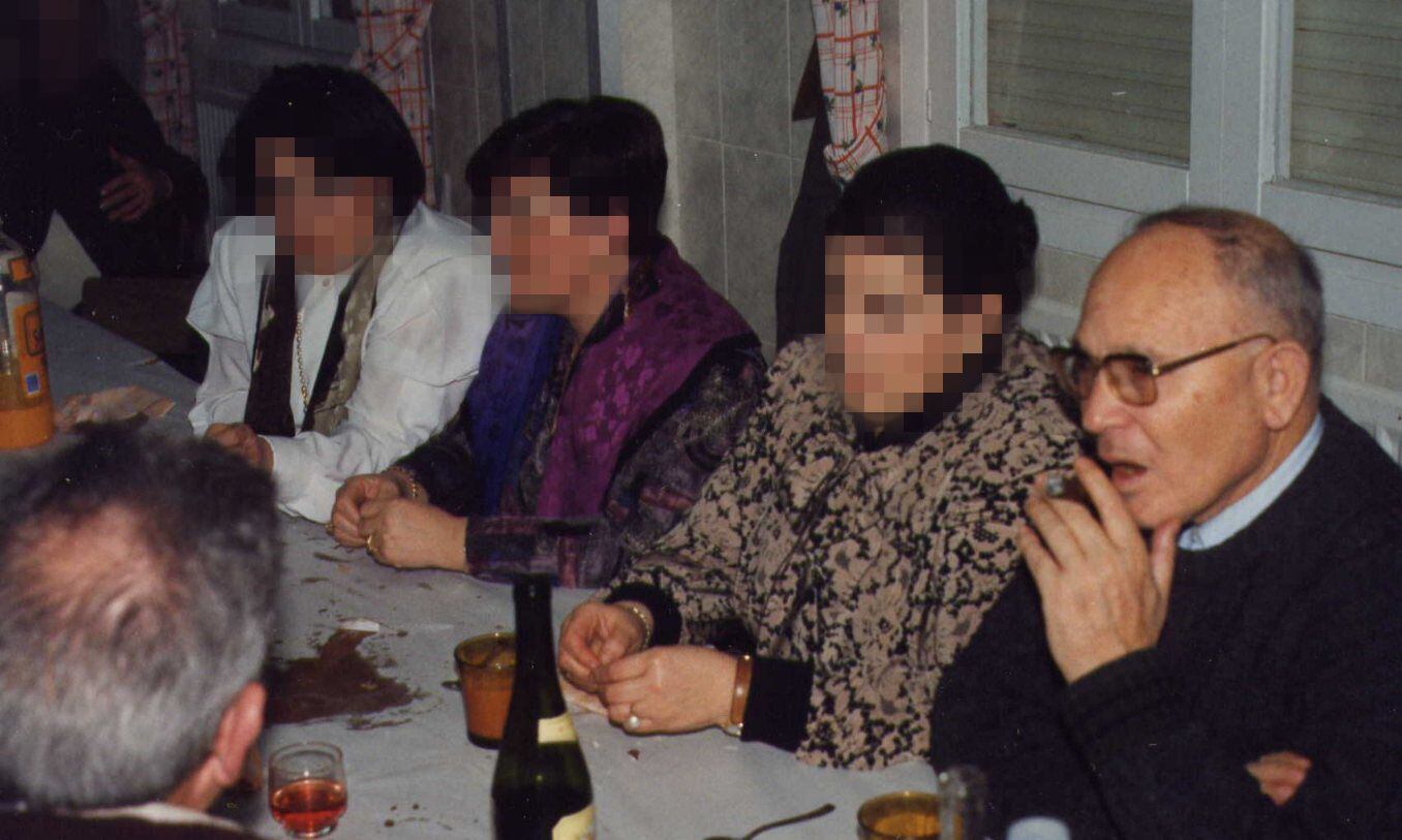 A la derecha, Dámaso Ciordia, ya fallecido, acusado de abusos sexuales en los setenta en el colegio de los escolapios de Bilbao.