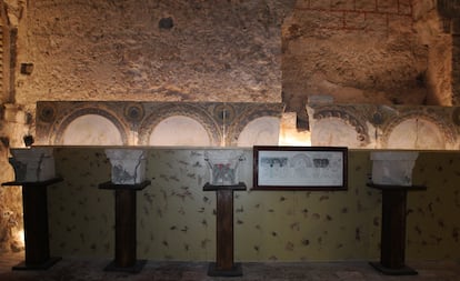 Conjunto de arcos románicos policromados en San Salvador de Oña (Burgos).