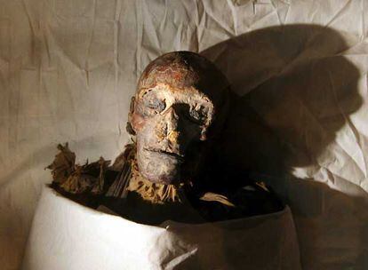 La momia presentada ayer en el Museo Egipcio de El Cairo como la de la gran reina Hatshepsut.