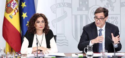  La ministra de Hacienda, María Jesús Montero, y el ministro de Sanidad, Salvador Illa 