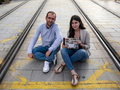 Sergio Alonso y Alicia Aradilla, autores del libro ‘El mundo en acuarela’, en Ciudad de la Imagen, Pozuelo de Alarcón, Madrid.