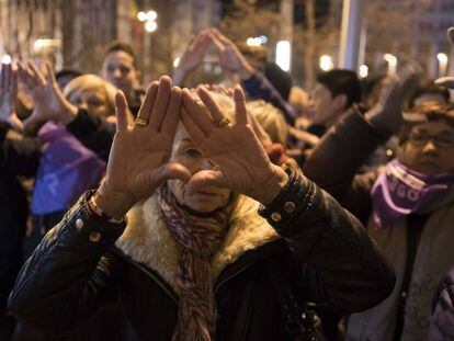 Concentración el pasado enero en Zaragoza tras el asesinato de la abogada Santamalia.
 