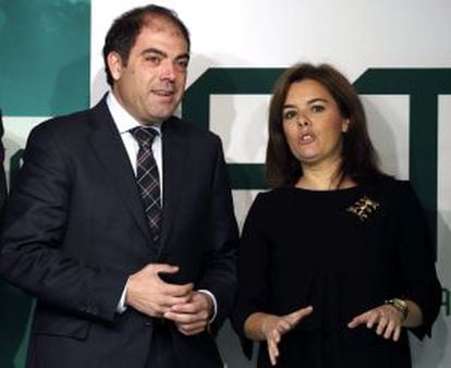 Soraya Sáenz de Santamaría con Lorenzo Amor, presidente de ATA.