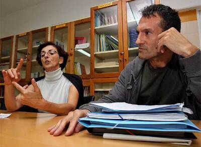 Cristina Manrique y Rafael Martí, dos profesores del instituto Altaia de Altea amenazados por Educación.