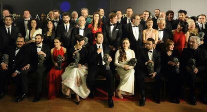 Los ganadores de los premios Goya 2013 posan para la foto de familia. 