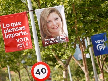 Carteles electorales en la ciudad de Castellón.