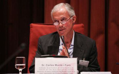 Carles Mant&eacute; comparece en la comisi&oacute;n de investigaci&oacute;n sobre la sanidad en el Parlament.