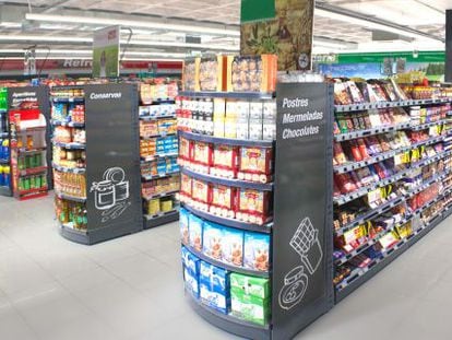 Interior de un supermercado de Coviran.