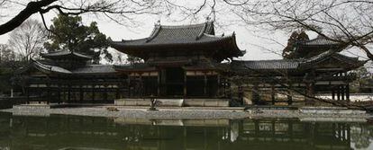 Byodo-in, lugar donde se alzaba la villa de Minamoto no Tourin Uji, personaje en quien se cree se inspiró la autora para crear a Genji