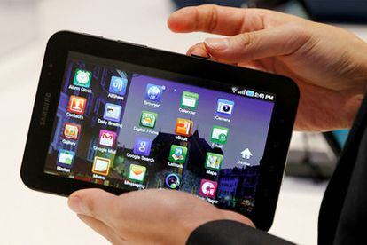 El Galaxy Tab tiene una pantalla de siete pulgadas y pesa 380 gramos.