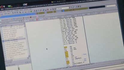 C&oacute;digo del virus Petya en la pantalla de un ordenador