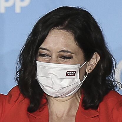 04/05/2021 La presidenta de la Comunidad de Madrid y candidata a la reelección por el PP, Isabel Díaz Ayuso, saluda desde el balcón de la sede del partido para celebrar los primeros sondeos durante la jornada electoral, a 4 de mayo de 2021, en la Sede del Partido Popular, Madrid (España). Un total de 5.112.658 madrileños han sido llamados a las urnas hoy 4 de mayo, lo que supone 53.406 más de los que fueron convocados en los comicios autonómicos de 2019.
POLITICA
Cézaro De Luca - Europa Press
