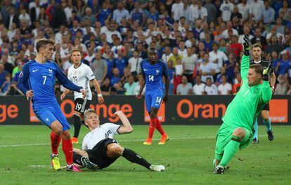 Griezmann marca el segundo gol de Francia. 