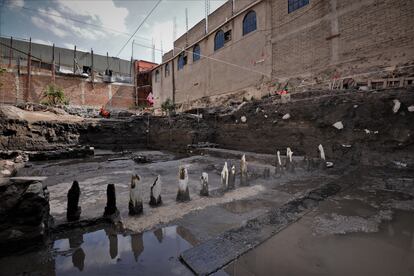 En el predio de Eje Central Lázaro Cárdenas no. 53 se localizaron los restos de una vivienda que perteneció al barrio menor de Tezcatzonco.