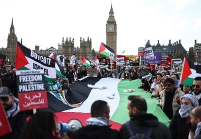 Manifestación en solidaridad con los palestinos de Gaza, este sábado en Londres.