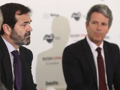 Encuentro Informativo Tendencias y retos del Sector Inmobiliario con Juan Fernández-Aceytuno, CEO de Sociedad de Tasación, y Marcos Sánchez Foncueva, director gerente de Valdebebas
 
 
 