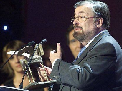 Narciso Ib&aacute;&ntilde;ez Serrador, recoge un premio Ondas en 2003.