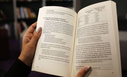 El libro 'Las 100 dudas más frecuentes del español'.