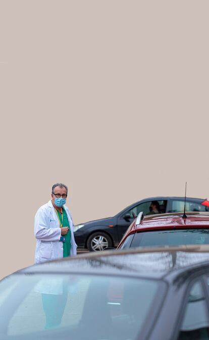 FROMISTA, PALENCIA, FOTO JAVIER ALVAREZ
el Doctor, Santiago de la Fuente, médico de Fromista , en el centro de salud de la localidad para consulta el 6 de enero durante su guardia de 24 horas. Primero hacen cribados de antígenos en el exterior del centro