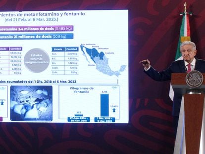 López Obrador aborda el tema de los aseguramientos de metanfetamina y fentanilo, durante una de sus conferencias matutinas de 2023.